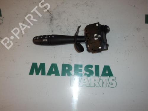 Used Steering column stalk RENAULT CLIO II (BB_, CB_) 1.5 dCi (B/CB07) (65 hp) 31535766