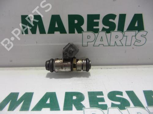 injector-renault-laguna-i-grandtour-k56_-1995-1996-1997-1998-1999-2000-2001-2002-31389729 main image