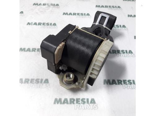 Used Rear left seatbelt FIAT STILO (192_) 1.9 JTD (192_XF1A) (80 hp) 31425066