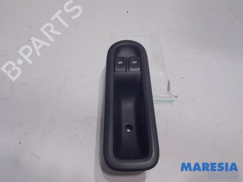 switch-renault-twingo-ii-cn0_-2007-31472663 main image
