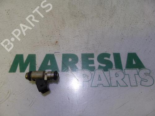 Used Injector FIAT PANDA (169_) 1.1 (169.AXA1A) (54 hp) 31485890