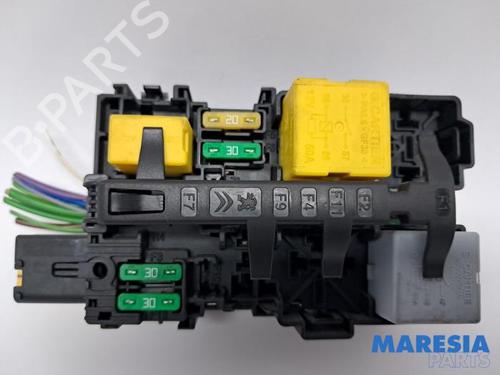 Used Fuse box PEUGEOT 308 SW II (LC_, LJ_, LR_, LX_, L4_) 1.6 BlueHDi 120 (120 hp) 31472559