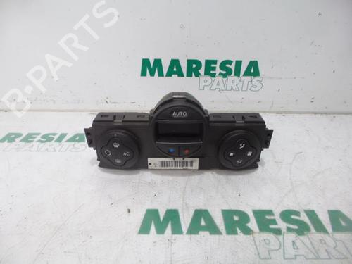 Used Climate control RENAULT MEGANE II Estate (KM0/1_) 1.6 (113 hp) 31482940