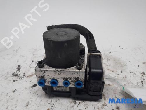 Used ABS pump PEUGEOT EXPERT Van (VF3A_, VF3U_, VF3X_) 2.0 HDi 130 (128 hp) 31511477