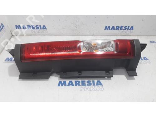 Right taillight RENAULT TRAFIC II Van (FL) 2.0 dCi 115 (FL01, FL0U, FL00, FL0H, FL0M) | BP31520364C35