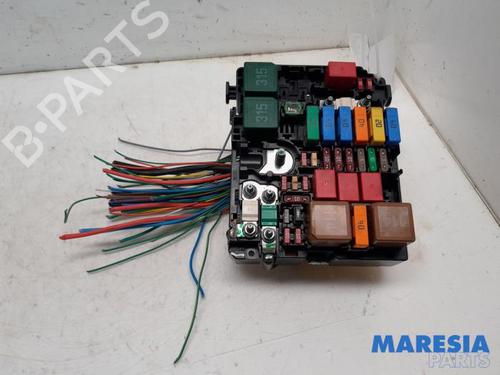 Used Fuse box CITROËN C4 III (BA_, BB_, BC_) ë-C4 (BCZKXC, BZCKSC) (136 hp) 31407354