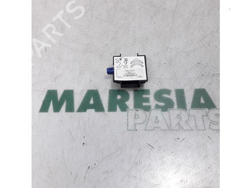 Antenne/Base PEUGEOT 508 I (8D_) 2.0 HDi Hybrid4 AWC (163 hp) 31521240
