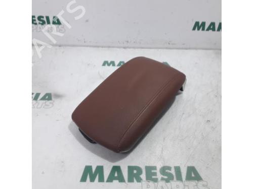 Armlæn PEUGEOT 308 SW II (LC_, LJ_, LR_, LX_, L4_) 1.6 BlueHDi 120 (120 hp) 31514997