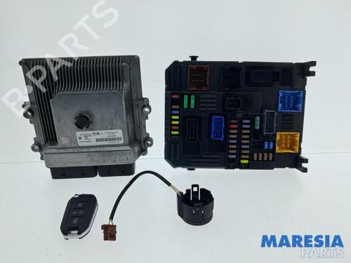 Used Engine control unit (ECU) Engine control unit (ECU) OPEL CORSA F (P2JO) 1.2 (68) (101 hp) 40235522 40235522