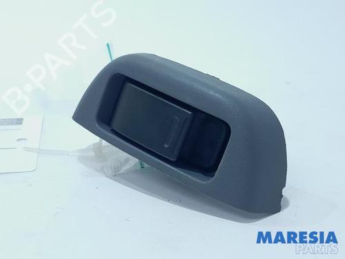 right-front-window-switch-citroen-c1-pm_-pn_-2005-2006-2007-2008-2009-2010-2011-2012-2013-2014-31461964 main image
