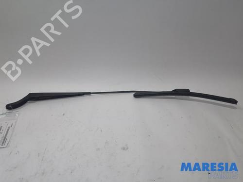 Vindspejlsviskerarm RENAULT TWINGO II (CN0_) 1.2 16V (CN04, CN0B) (75 hp) 31394259