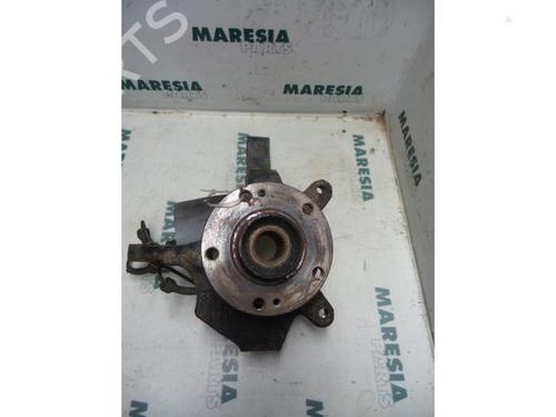 Used Right front steering knuckle RENAULT LAGUNA II Grandtour (KG0/1_) 1.8 16V (121 hp) 31443013