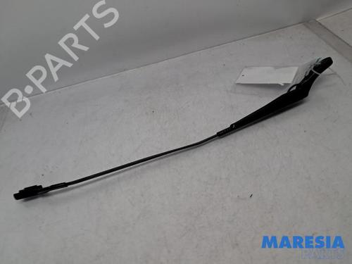 Used Front windshield wiper arm PEUGEOT 5008 (0U_, 0E_) 1.6 HDi (114 hp) 31482203