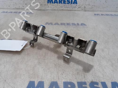 Used Injection rail PEUGEOT 308 I (4A_, 4C_) 1.6 16V (150 hp) 31537071