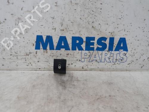 switch-peugeot-207-wa_-wc_-2006-2007-2008-2009-2010-2011-2012-2013-2014-2015-31450835 main image