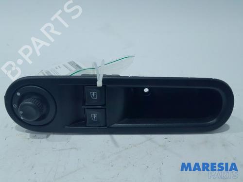 Used Switch RENAULT TWINGO III (BCM_, BCA_) 1.0 SCe 70 (71 hp) 31535583
