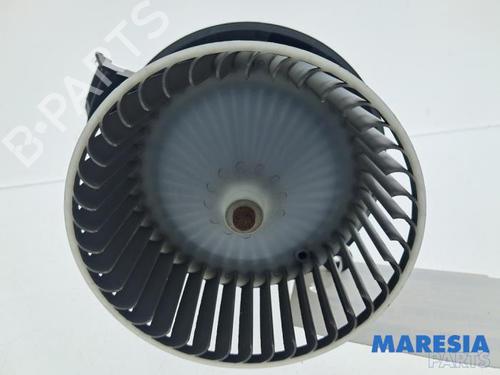 Heater blower motor RENAULT TWINGO III (BCM_, BCA_) 1.0 SCe 70 | BP36158802M62 - Image 3