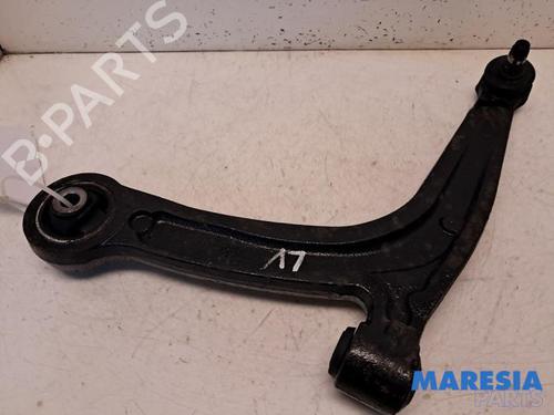 Used Left front suspension arm FIAT 500 (312_) 1.2 (312AXA1A) (69 hp) 31482651
