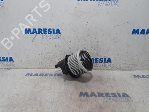 Used Heater blower motor FIAT 500 (312_) 1.2 (312AXA1A) (69 hp) 31383471