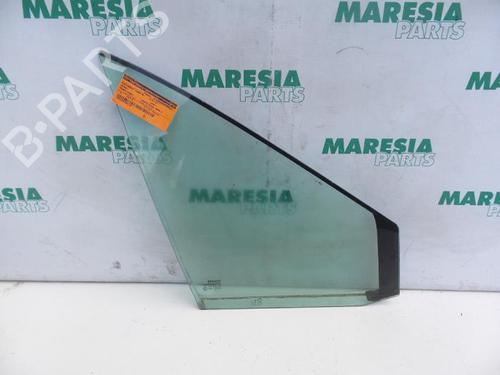 front-right-quarter-glass-renault-scenic-ii-jm01_-2003-2004-2005-2006-2007-2008-2009-2010-31432327 main image