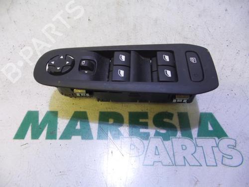 Used Switch Switch PEUGEOT 308 II (LB_, LP_, LW_, LH_, L3_) 1.6 BlueHDi 120 (120 hp) 31412687 31412687