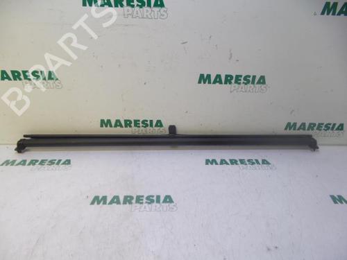 Used Rear parcel shelf PEUGEOT 207 CC (WD_) 1.6 16V (120 hp) 31515171