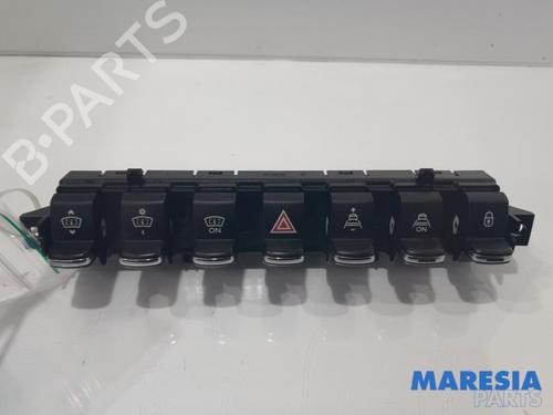 Used Warning switch PEUGEOT 3008 I MPV (0U_) 1.6 THP (156 hp) 31529300