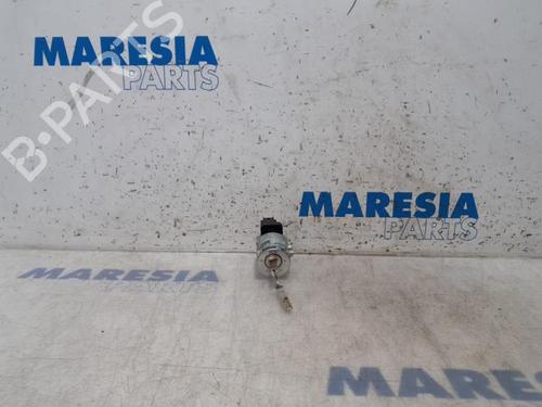 Used Ignition barrel CITROËN C3 II (SC_) 1.6 HDi (92 hp) 31443907