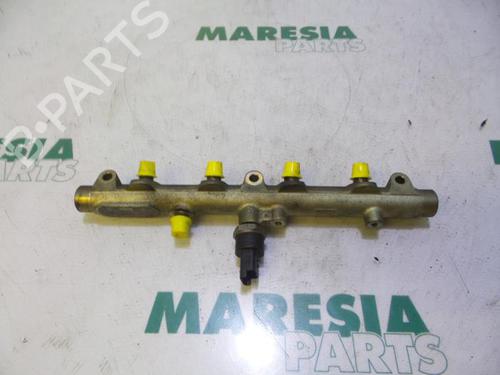 Used Injection rail CITROËN C8 (EA_, EB_) 2.0 HDi (107 hp) 31484321