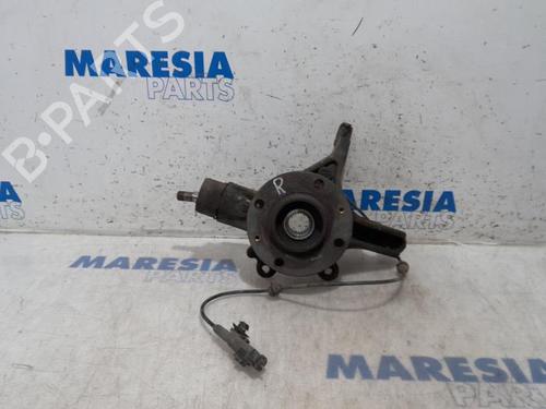 Used Right front steering knuckle PEUGEOT 5008 (0U_, 0E_) 1.6 HDi (112 hp) 31455947