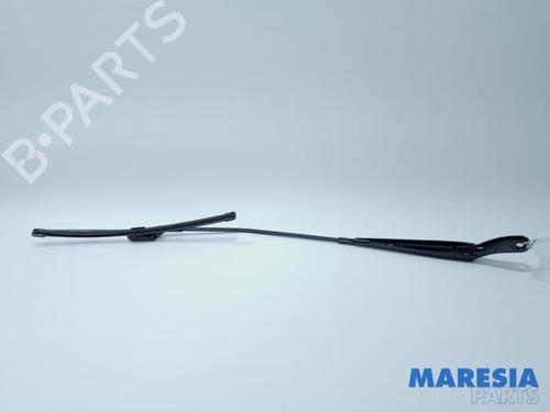 front-windshield-wiper-arm-peugeot-208-i-ca_-cc_-2012-2013-2014-2015-2016-2017-2018-2019-2020-2021-31524373 main image