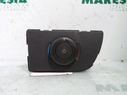 climate-control-citroen-c4-picasso-i-mpv-ud_-2006-2007-2008-2009-2010-2011-2012-2013-2014-2015-31505513 main image