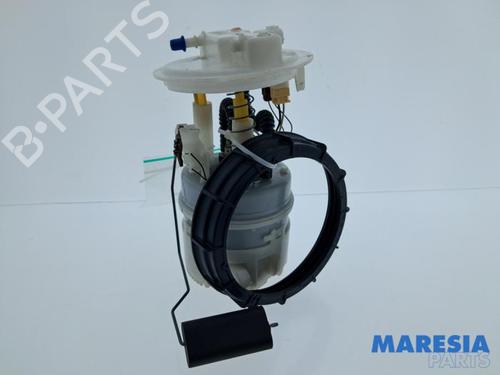 Used Fuel pump RENAULT CAPTUR I (J5_, H5_) 1.2 TCe 120 (120 hp) 33054947