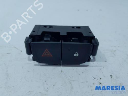 Used Warning switch OPEL VIVARO B Van (X82) 1.6 CDTI (05) (125 hp) 31519548