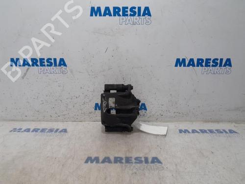 Used Right front brake caliper CITROËN C3 II (SC_) 1.0 VTi 68 (68 hp) 31486953