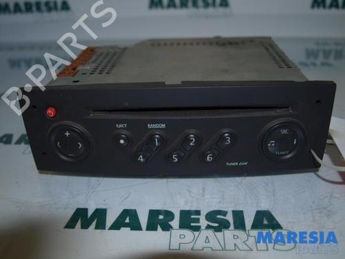 Used Radio RENAULT MEGANE II Coupé-Cabriolet (EM0/1_) 1.6 (113 hp) 31465387