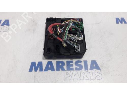 Used Fuse box RENAULT SCÉNIC IV (J9_) 1.5 dCi 110 (110 hp) 31483683