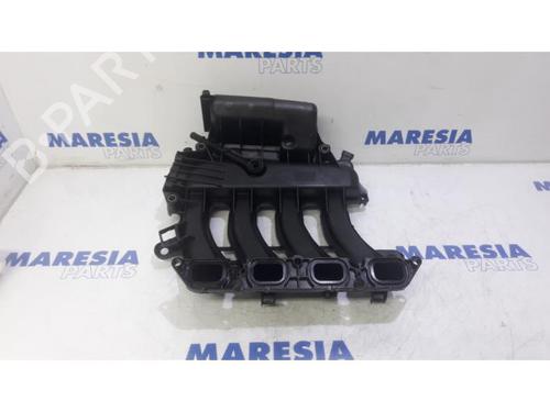 Used Injection rail RENAULT SCÉNIC II (JM0/1_) 1.6 16V (JM1R) (112 hp) 31472181