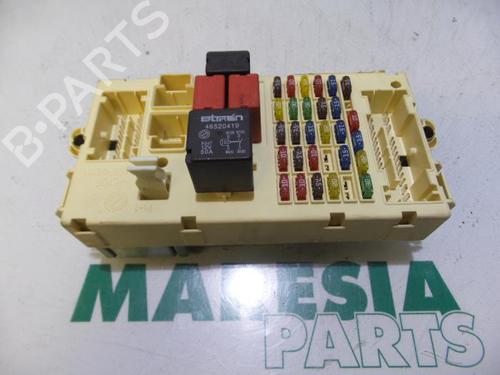 Used Fuse box Fuse box FIAT PUNTO (188_) 1.2 16V 80 (188.233, .235, .253, .255, .333, .353, .639,... (80 hp) 31448717 31448717