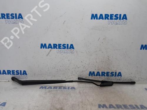 Used Front windshield wiper arm CITROËN DS3 Convertible 1.6 THP 155 (156 hp) 31388957