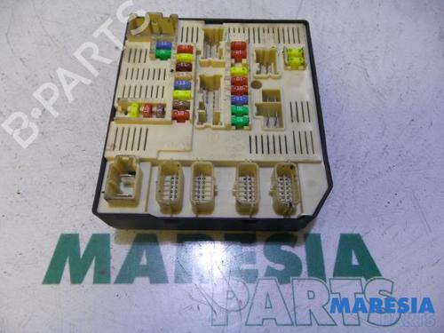 Used Fuse box RENAULT MEGANE III Grandtour (KZ0/1) 1.5 dCi (KZ09, KZ0D, KZ1G, KZ29, KZ14, KZ1W, KZ10, KZ1F,... (110 hp) 31476807