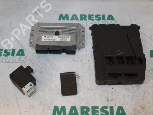 Used Engine control unit (ECU) RENAULT SCÉNIC II (JM0/1_) 1.6 (JM0C, JM0J, JM1B) (113 hp) 31421256