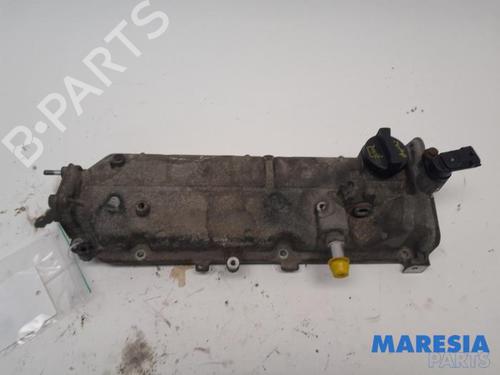 Used Valve cover FIAT PANDA (169_) 1.2 (169.AXB11, 169.AXB1A) (60 hp) 31475543