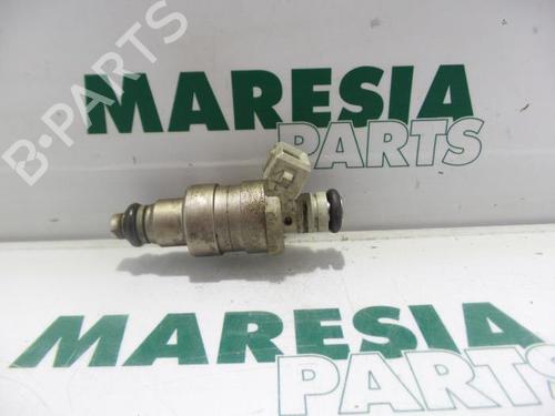 Used Injector PEUGEOT 106 II (1A_, 1C_) 1.4 i (75 hp) 31509745