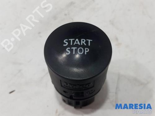 switch-renault-megane-iv-grandtour-k9amn_-2016-31384017 main image