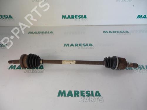 Transmisión trasera derecha RENAULT SCÉNIC I MPV (JA0/1_, FA0_) 1.9 dCi RX4 (102 hp) 31481125