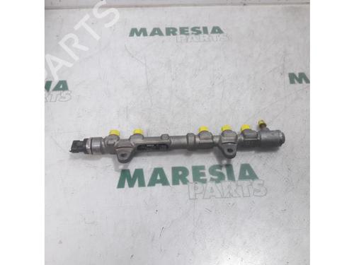 Used Injection rail FIAT GRANDE PUNTO (199_) 1.3 D Multijet (84 hp) 31505409