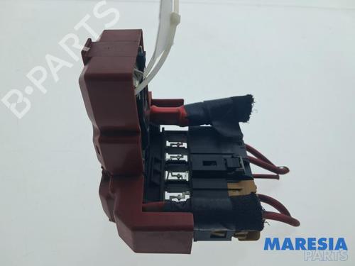 Fuse box RENAULT KADJAR (HA_, HL_) 1.2 TCe 130 (HLMR) | BP39690211E1 - Image 2