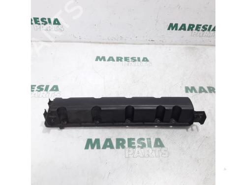 Used Valve cover CITROËN C4 Grand Picasso I (UA_) 1.8 i 16V (125 hp) 31448016
