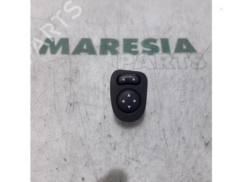 Used Mirror switch FIAT 500 (312_) 1.2 (312AXA1A) (69 hp) 31389302